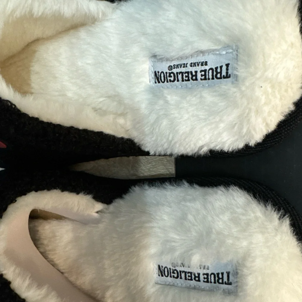 True Religion Black Slippers with White Lining Medium (9-10) - Picture 3 of 4